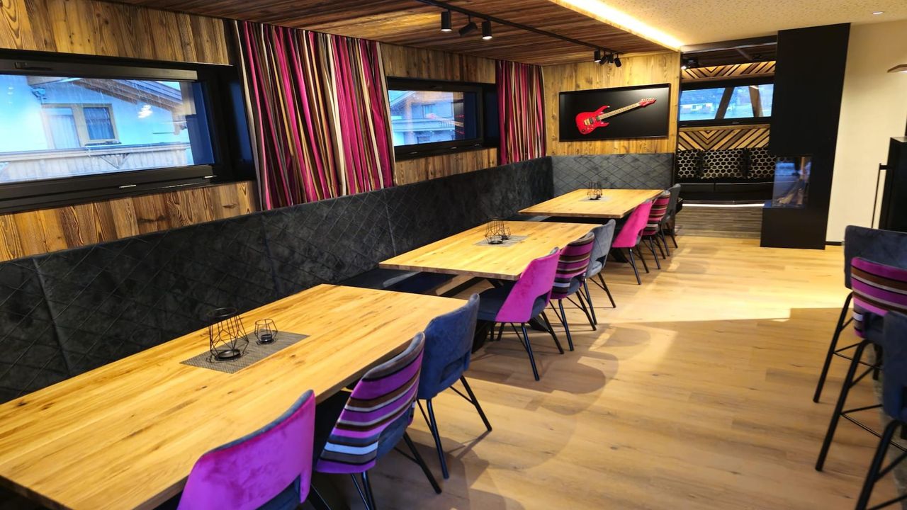 DiningRoom DiningRoom